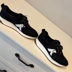 Naturalizer Black and White Women's Sneakers